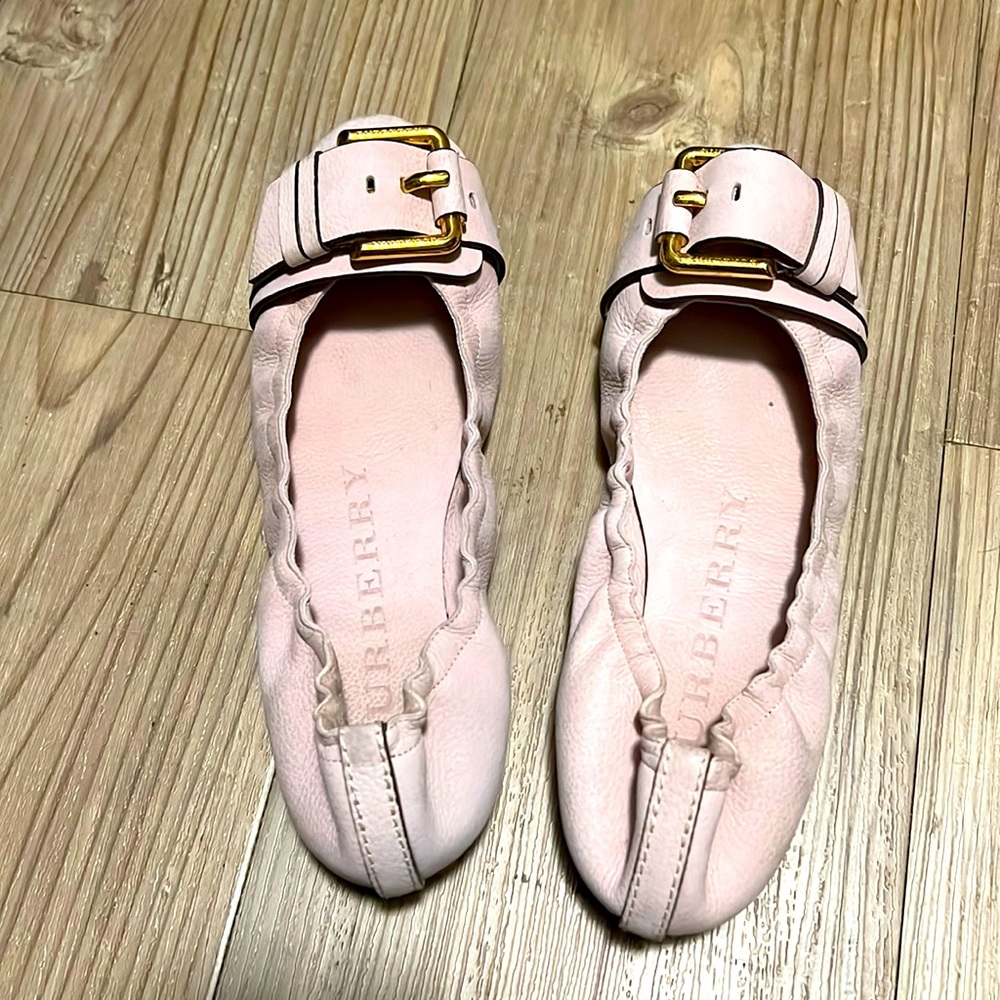 Super Cute and comfortable Burberry ballet flats